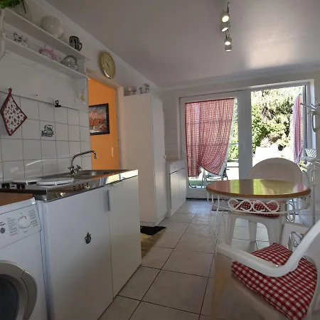 Cozy Bungalow In With Terrace 펜션 *