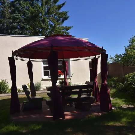 Cozy Bungalow In With Terrace *