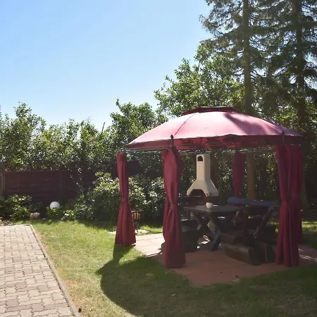 Cozy Bungalow In With Terrace 펜션 *